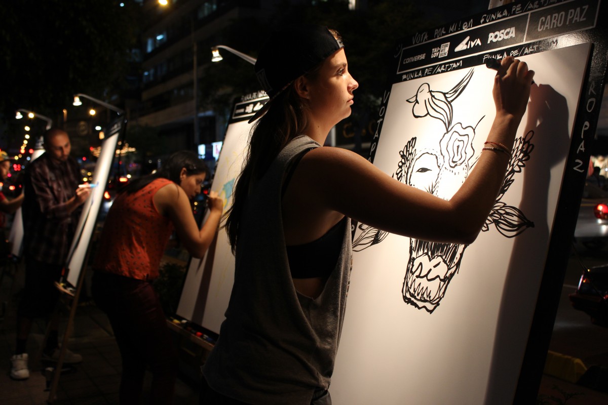 Caro Paz begins with bold strokes